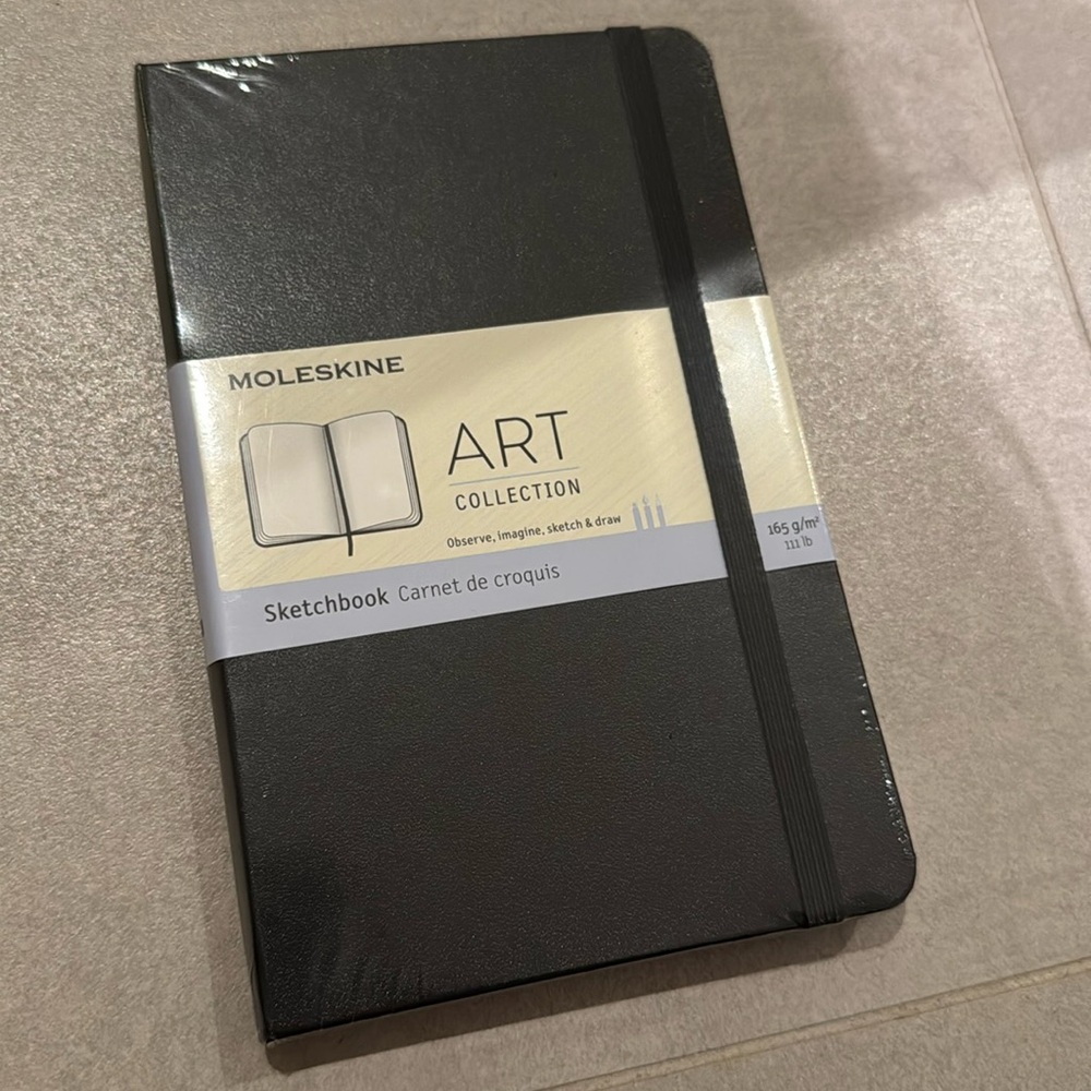 moleskine art collection sketchbook 165m/m2 111lb medium black 4.5” x 7”